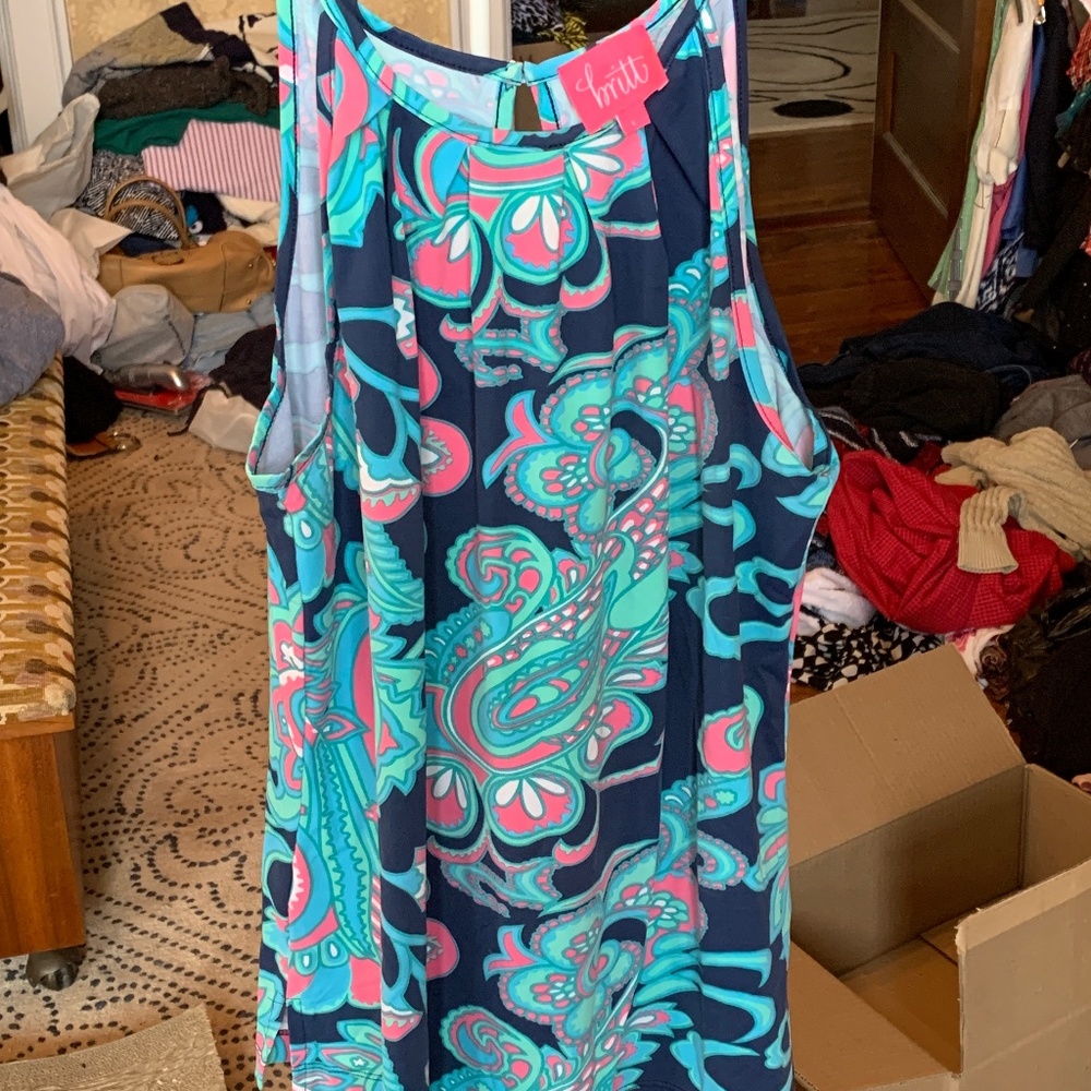 Britt‎ tops rayon snd Lycra paisley tank with button closure. Worn about 5x